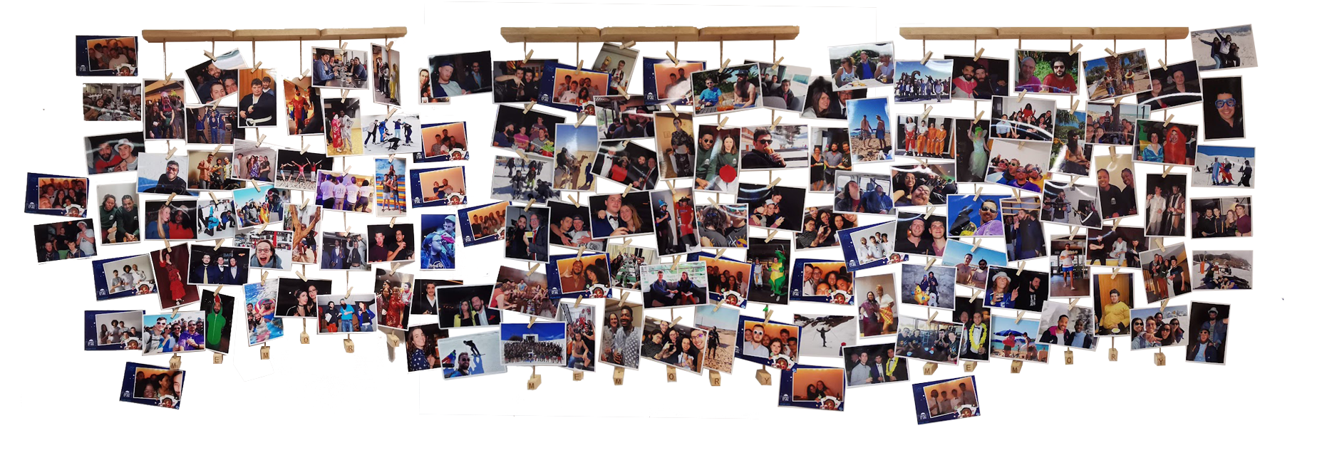Mur de photos de l’équipe d’Oxyl accrochées à des fils avec des pinces, illustrant divers événements et moments de convivialité entre collègues